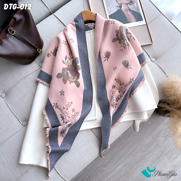 Khăn Choàng Dạ Tam Giác Họa Tiết Hoa Hồng Màu Hồng Baby (DTG012)