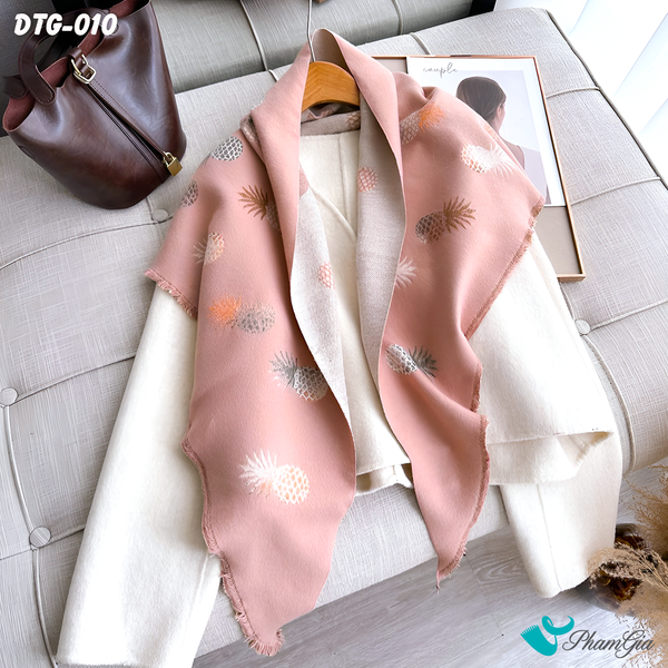Khăn Choàng Dạ Tam Giác Họa Tiết Quả Dứa Màu Hồng Pastel (DTG010)