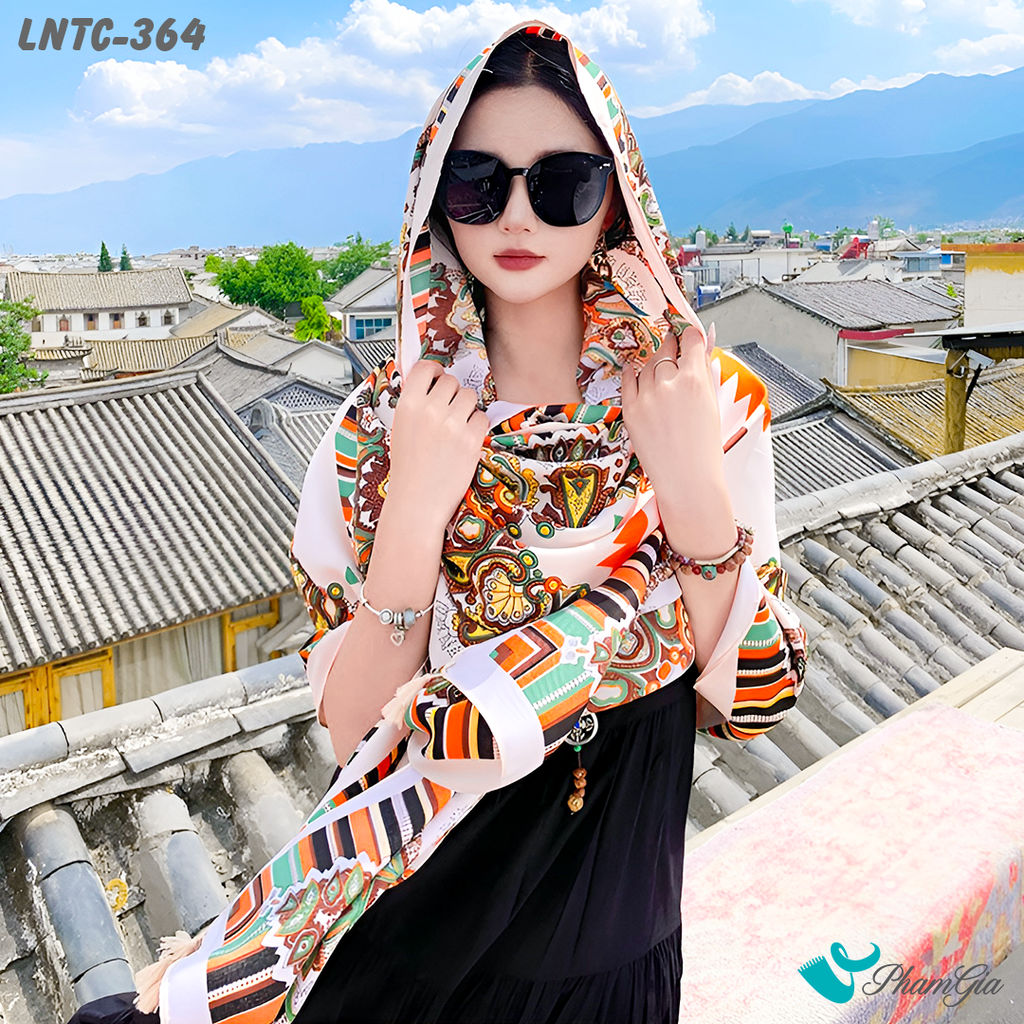 Model Choàng Khăn Choàng Linen Boho Họa Tiết Thổ Cẩm Màu Trắng Kem Cá Tính