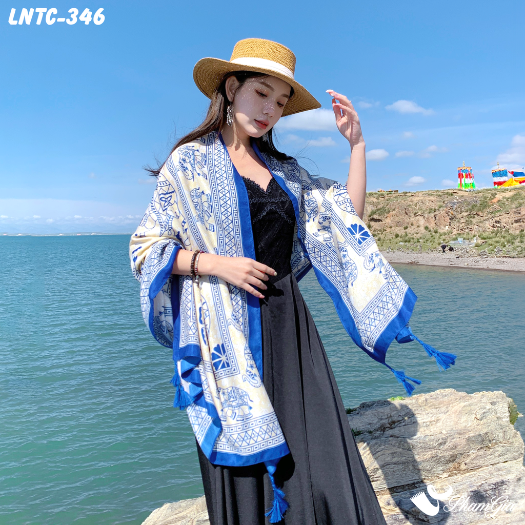 Model Choàng Khăn Choàng Linen Boho Họa Tiết Voi Ấn Độ Màu Xanh Coban Ấn Tượng