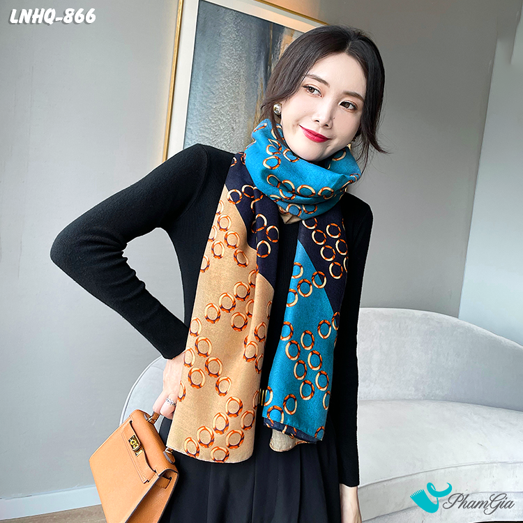Người Mẫu Choàng Khăn Choàng Linen Phong Cách Hàn Quốc Xanh Beige Thời Thượng