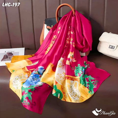 Khăn Choàng Lụa Hàng Châu Màu Đỏ Họa Tiết Bình Hoa Sen Cổ Điển (LHC197)