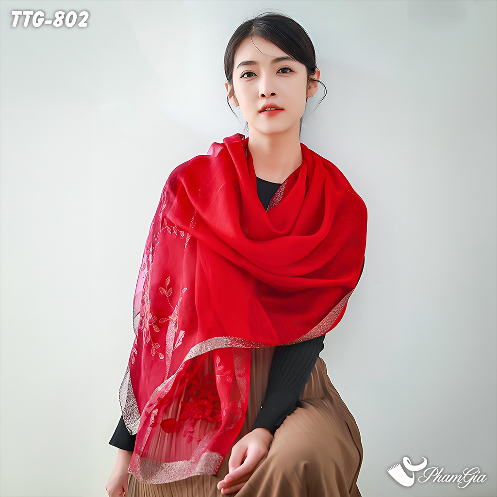 Người Mẫu Choàng Khăn Choàng Tơ Tằm Gân Thêu Hoa Hải Quỳ Cao Cấp Màu Đỏ Cherry