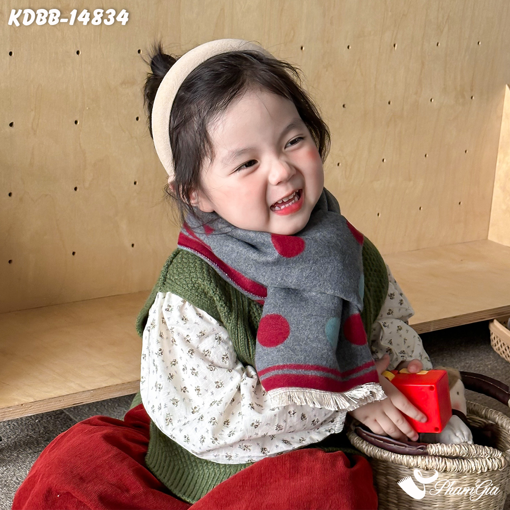 Góc Tổng Thể Khăn Dạ Baby Giữ Ấm Họa Tiết Chấm Bi Màu Xám Đáng Yêu