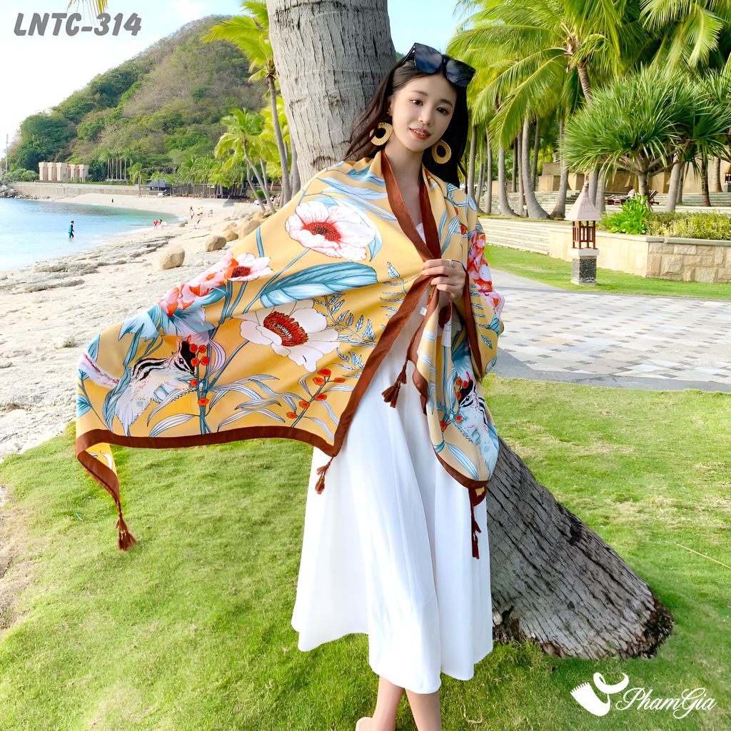 Người Mẫu Choàng Khăn Choàng Linen Boho Họa Tiết Hoa Cẩm Tú Cầu Màu Vàng Mơ Thanh Lịch