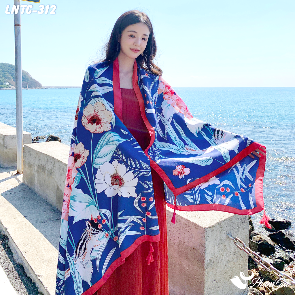 Model CHoàng Khăn Choàng Linen Boho Họa Tiết Hoa Cẩm Tú Cầu Màu Xanh Navy Quyến Rũ