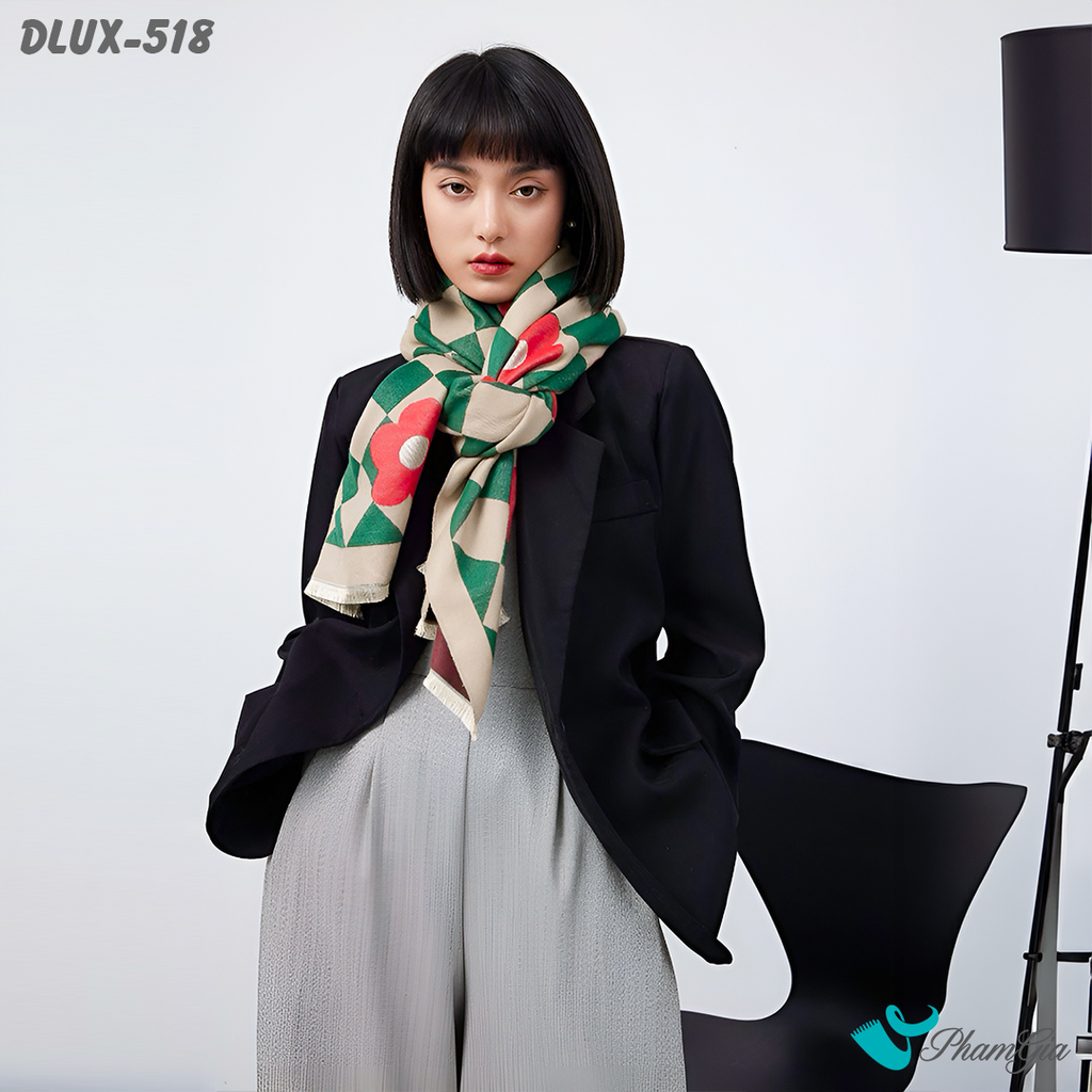 Người Mẫu Choàng Khăn Choàng Dạ Cashmere Cao Cấp Họa Tiết Caro Màu Xanh Phối Hoa Mai Độc Đáo