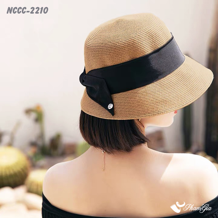 Người Mẫu Đội Nón Cói Cloche Phối Đai Nơ Cao Cấp Màu Nâu Tây