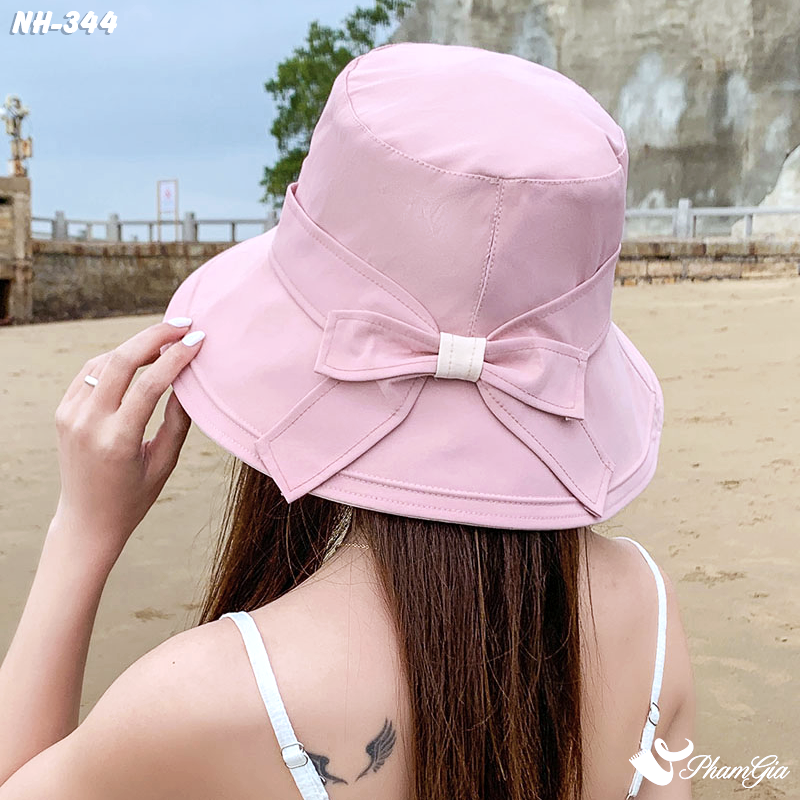 Phía Sau Nón Kaki Rộng Vành Phối Nơ Màu Hồng Pastel