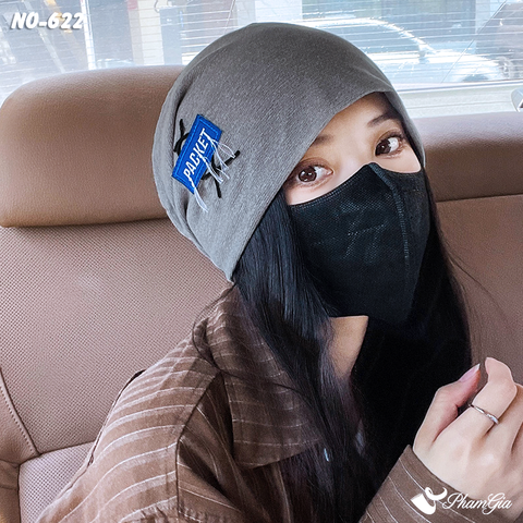 Người Mẫu Đội Nón Ống Thời Trang Đính Tag Unisex Cá Tính Màu Xám Khói