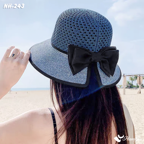 Người Mẫu Đội Nón Rộng Vành Phối Nơ Màu Xanh Navy - Đen
