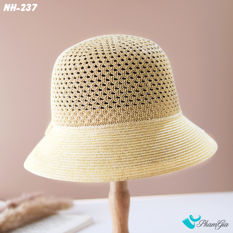 Góc Nghiêng Nón Rộng Vành Trơn Phối Nơ Bản To Màu Kem