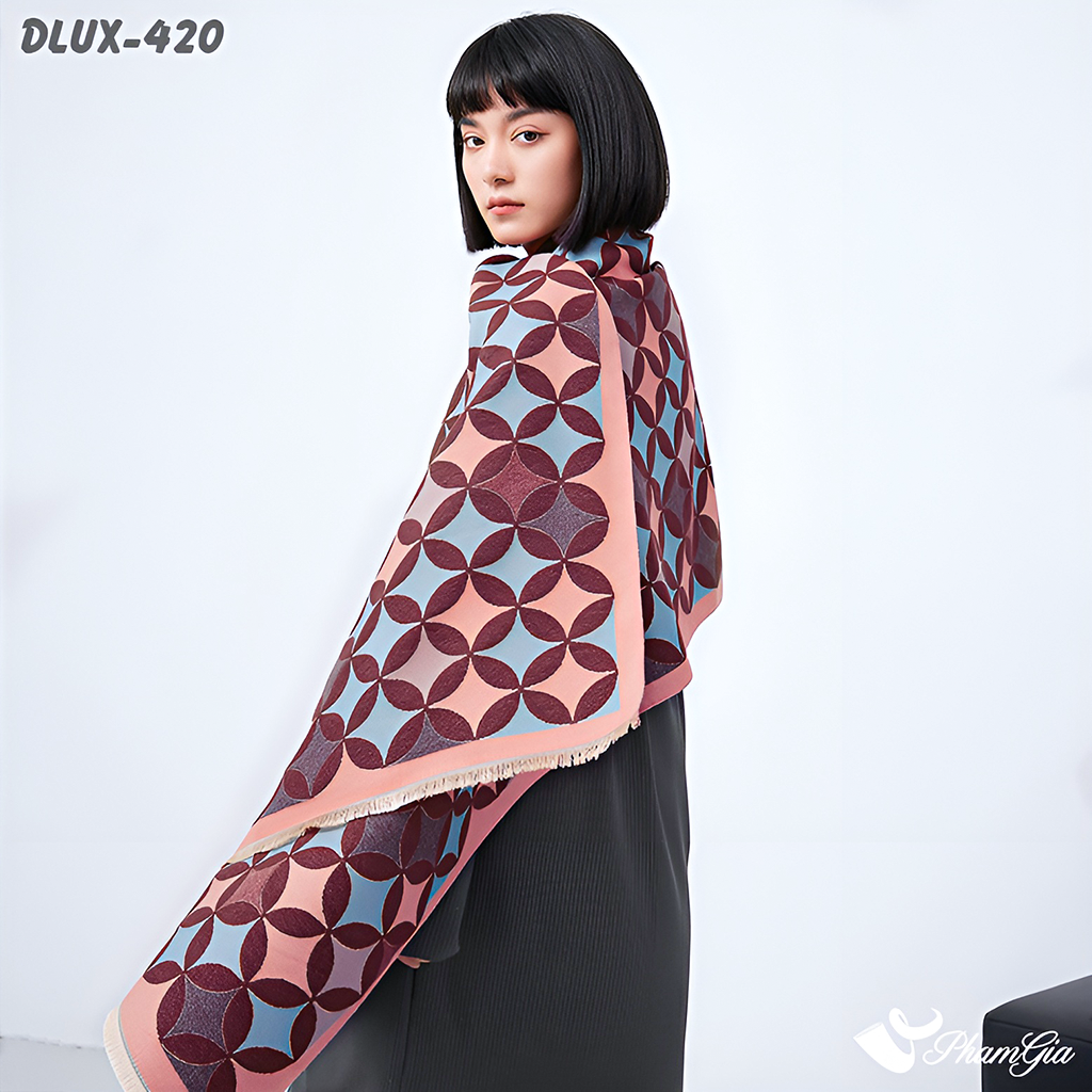 Người Mẫu Choàng Khăn Choàng Dạ Cashmere Cao Cấp Họa Tiết Hình Học Màu Hồng Đào Thanh Lịch