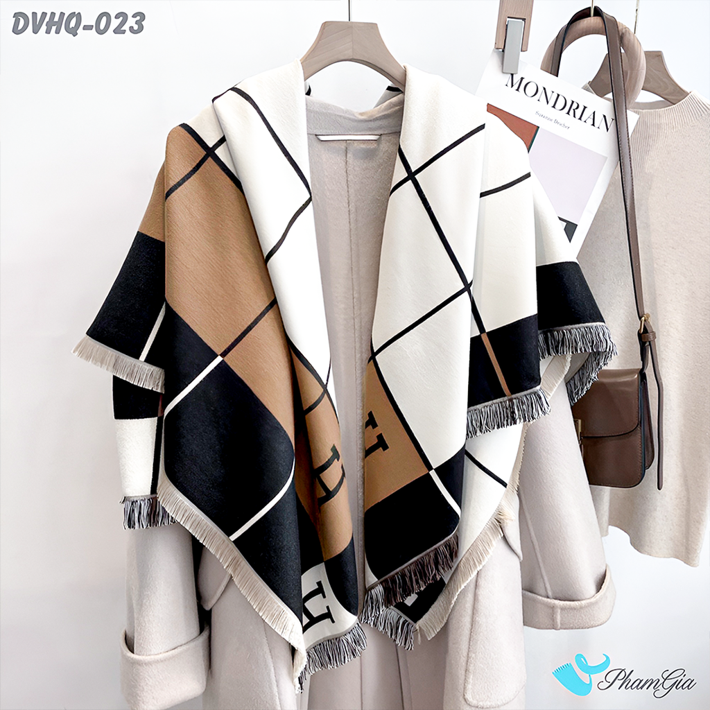 Góc Chính Diện Khăn Choàng Dạ Cashmere Vuông Phong Cách Hàn Quốc Cao Cấp Họa Tiết Caro Phối Màu Đen - Nâu Đất