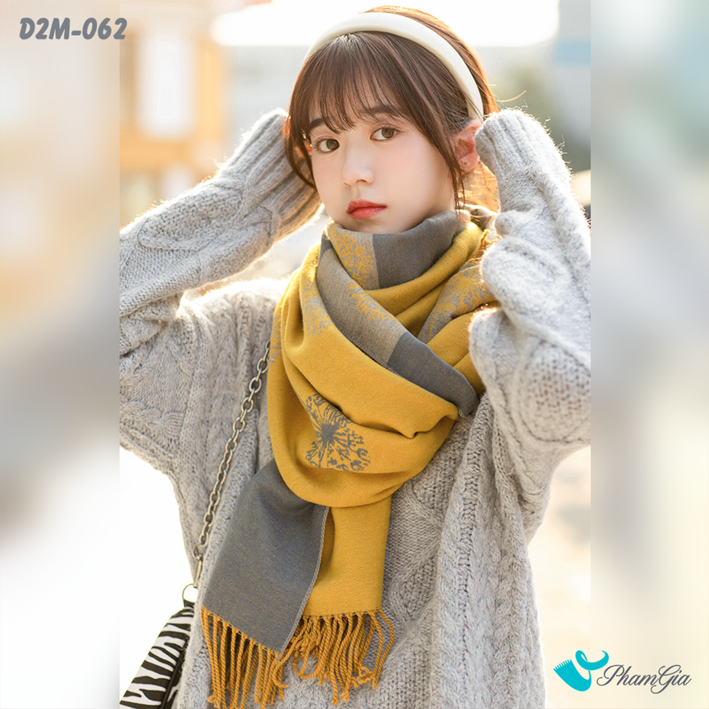 Người Mẫu Choàng Khăn Choàng Dạ Cashmere 2 Mặt Cao Cấp Họa Tiết Bồ Công Anh Màu Vàng Gold Thanh Lịch