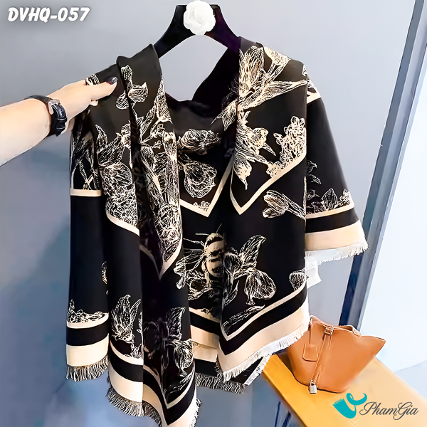 Khăn Choàng Dạ Cashmere Vuông Phong Cách Hàn Quốc Cao Cấp Họa Tiết Hoa Diên Vĩ Màu Đen Bạc Xỉu (DVHQ057)