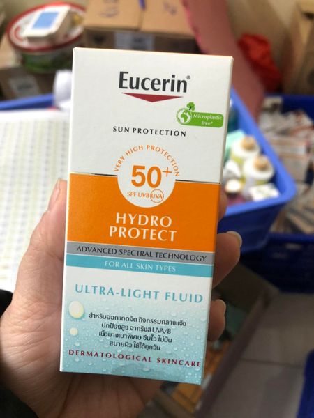 Kem chống nắng Eucerin Hydro Ultra Light Fluid SPF50+ 50ml