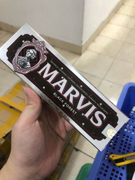 Kem đánh răng Marvis 85ml - Black Forest (màu đỏ đen)