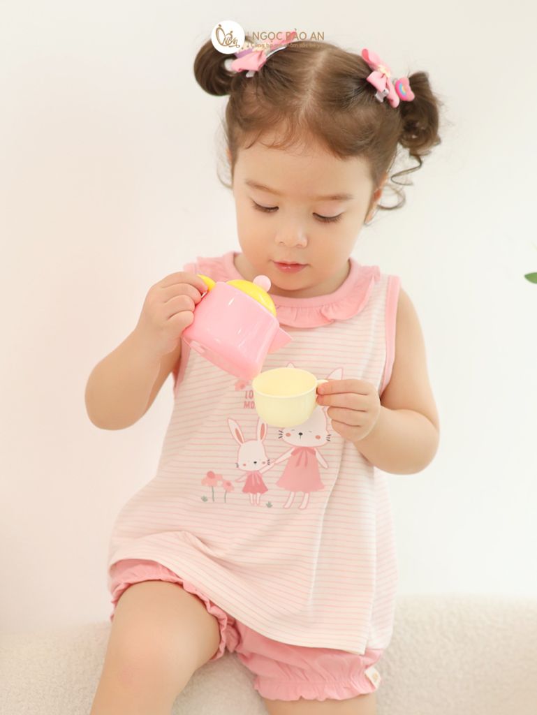 [NGỌC BẢO AN KIDS] Bộ quần áo đùi sát nách bé gái hoạ tiết thỏ sọc hồng