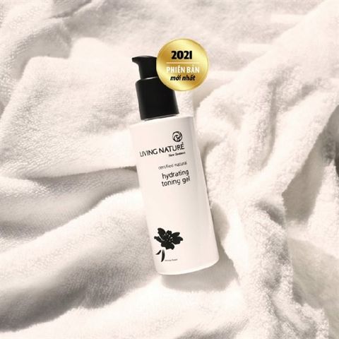 Toner cấp ẩm Living Nature Hydrating Toning Gel cho da dầu mụn – Chai 120ml