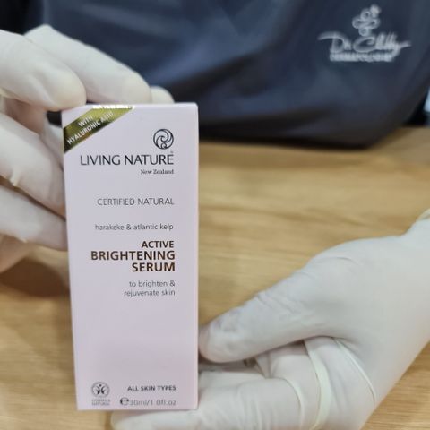 Serum Hồng Giảm Thâm Nám, Mờ Nhăn Ban Ngày Living Nature Active Brightening