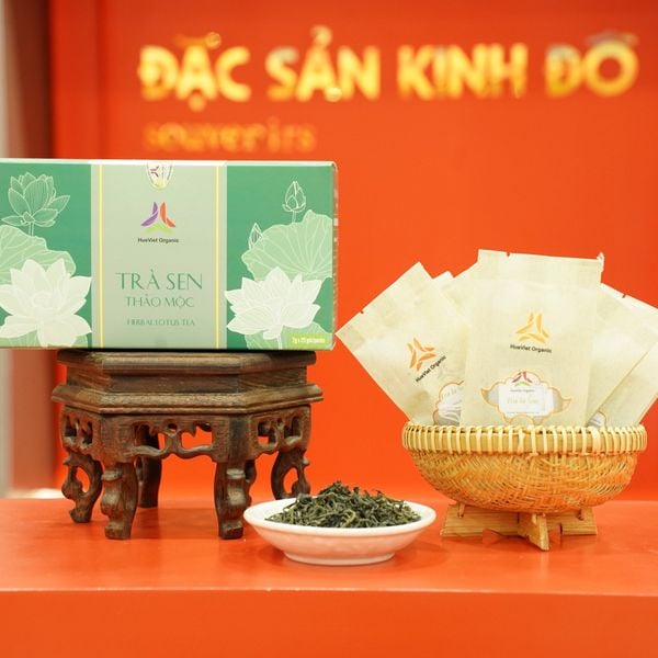 Trà sen thảo mộc