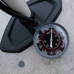 Bơm sàn Giyo GF-2730 áp suất 180psi/12kg, van thông minh