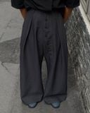  Loose Fit Pleated Buttoned Pants 