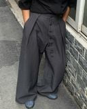  Loose Fit Pleated Buttoned Pants 
