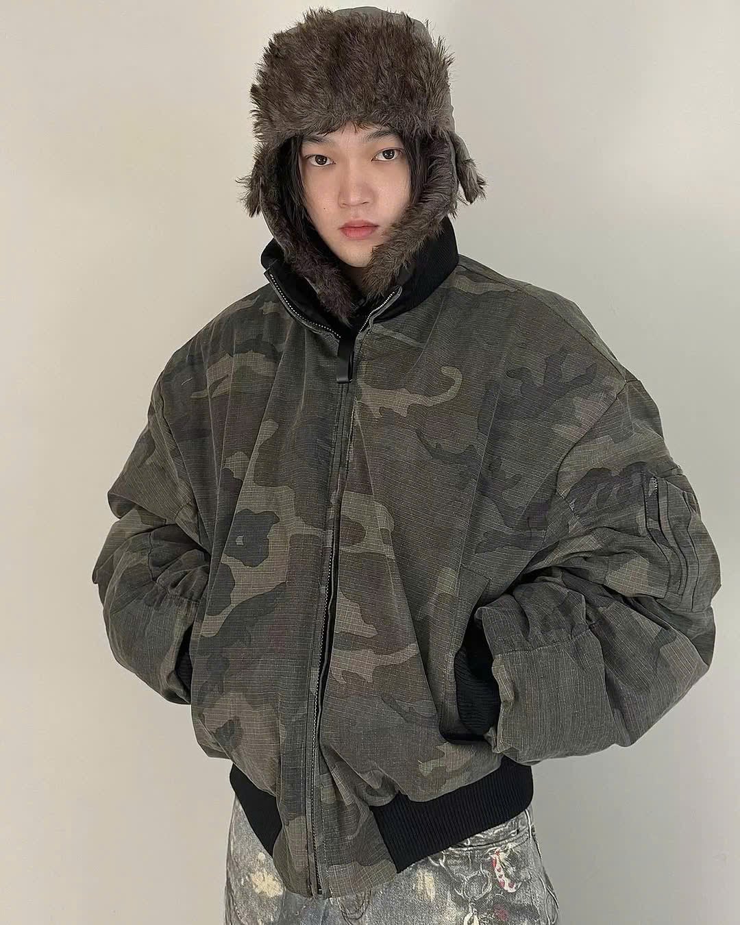  Reversible Bomber Jacket 