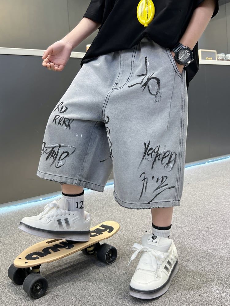 Quần bò ngắn họa tiết chữ Q29