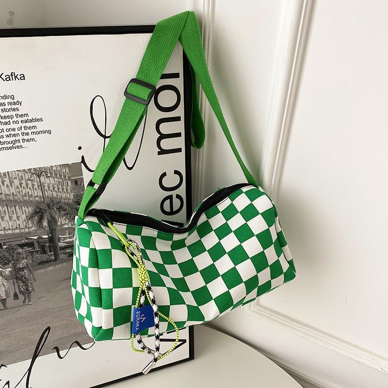 Túi xách đeo chéo kèm móc T07