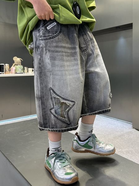 Quần bò ngắn đắp mác Q30