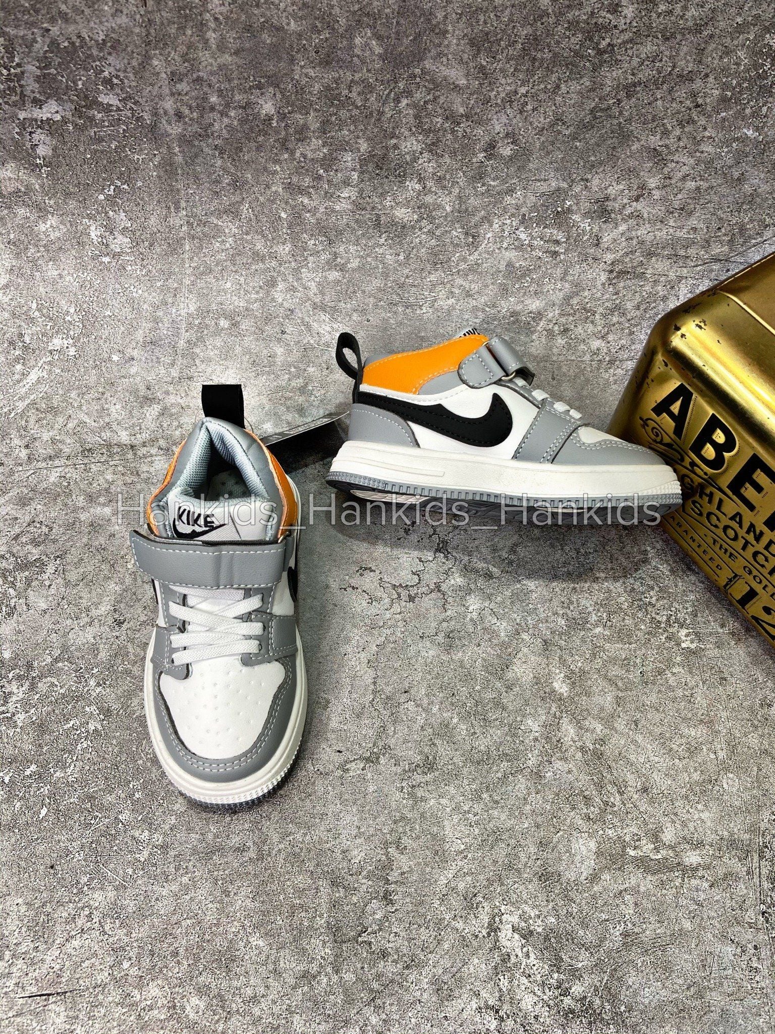 Giày cổ thấp bé trai