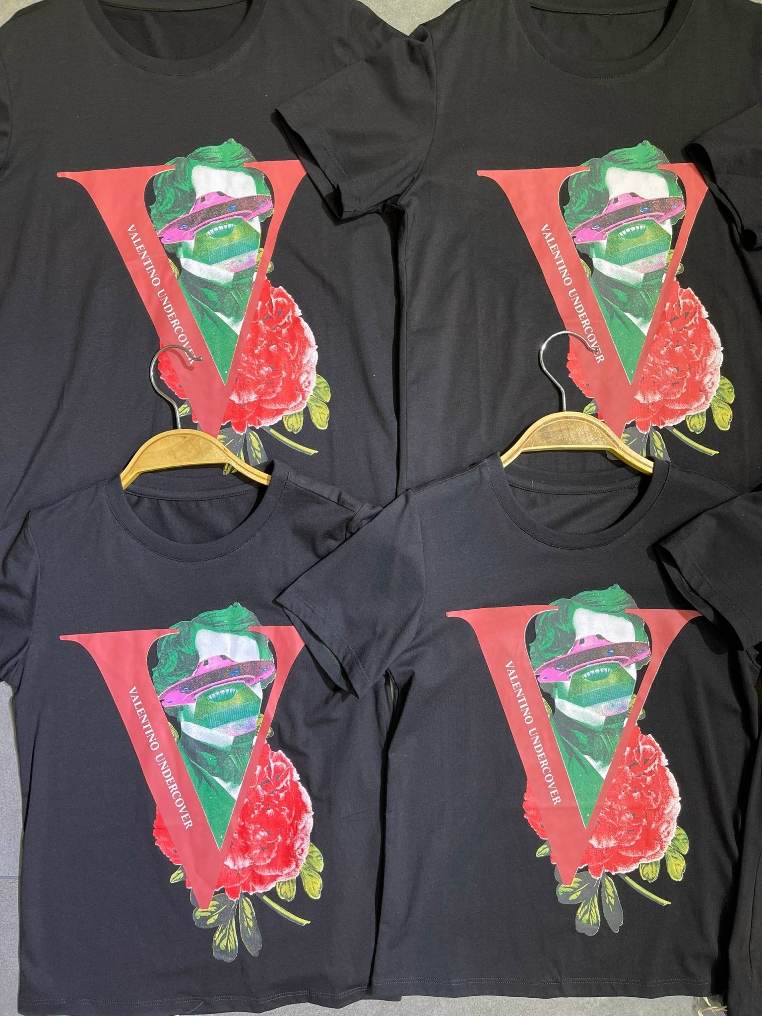 Áo thun ngắn tay bé trai in hoa hồng