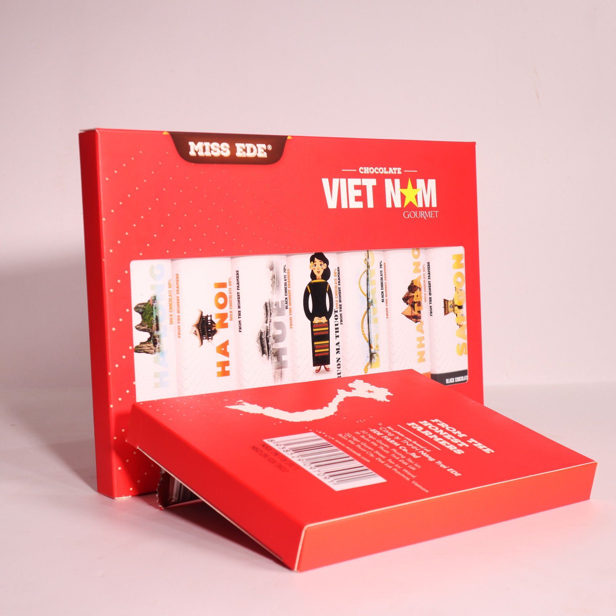  Gift box:  Sô cô la VIET NAM gourmet MISS EDE - Hộp trung (VIETNAM gourmet Chocolate - gift box Size M) -  MISS EDE - Hộp 60g (3 thanh x 30g: 2 thanh sữa & 1 thanh đen) 