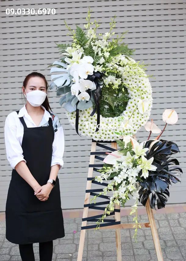  Vòng Hoa Tang Lễ Tông Trắng - B329 