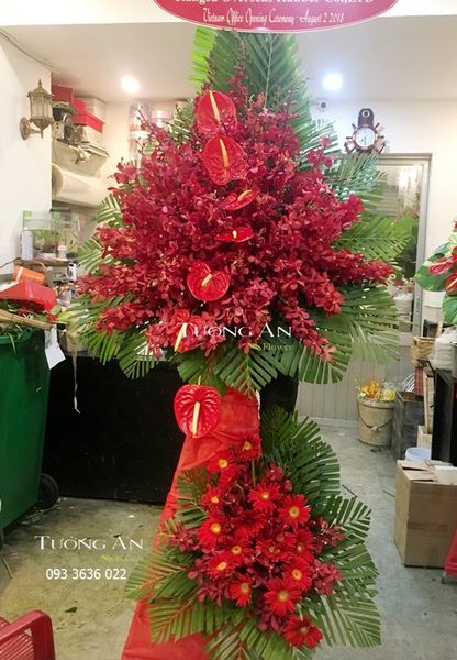 Hoa Chúc Mừng Công Danh Thắng Lợi