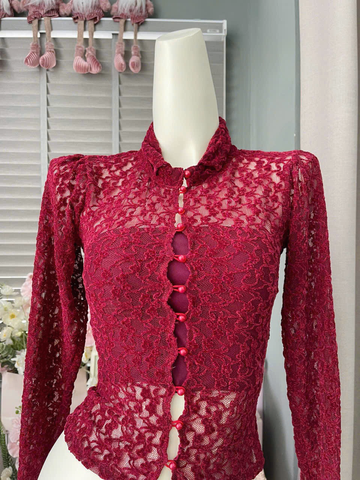 Áo dài tay ren đính nút