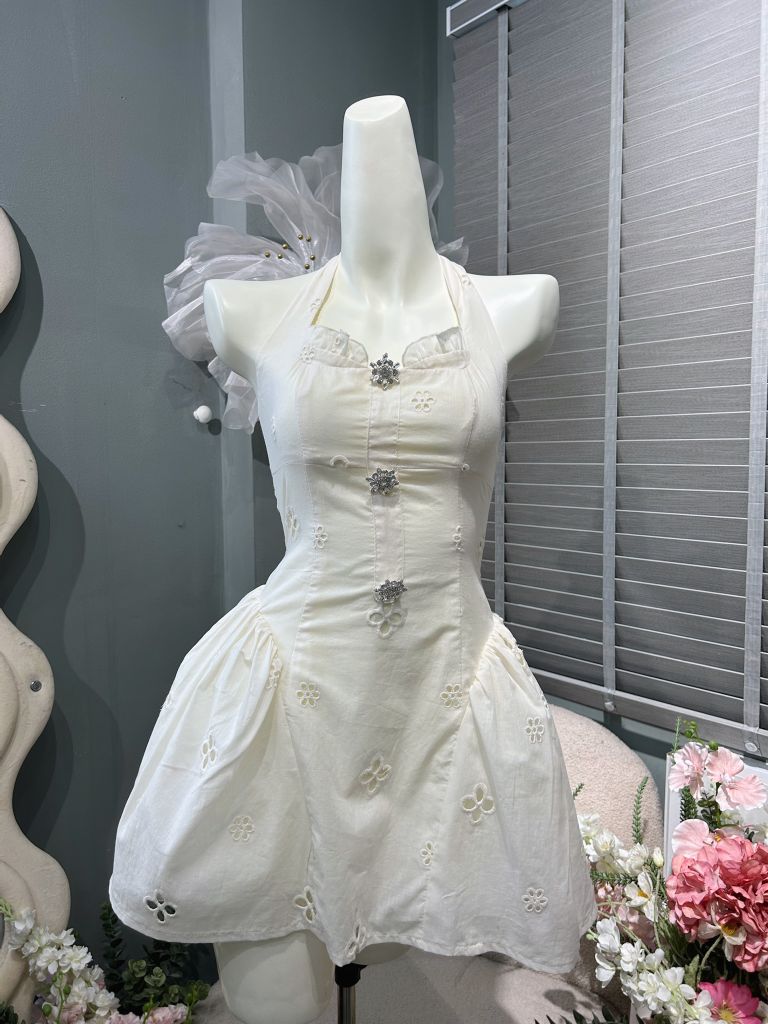 đầm yếm cup ngực xô hoa kèm 3đá (d10)