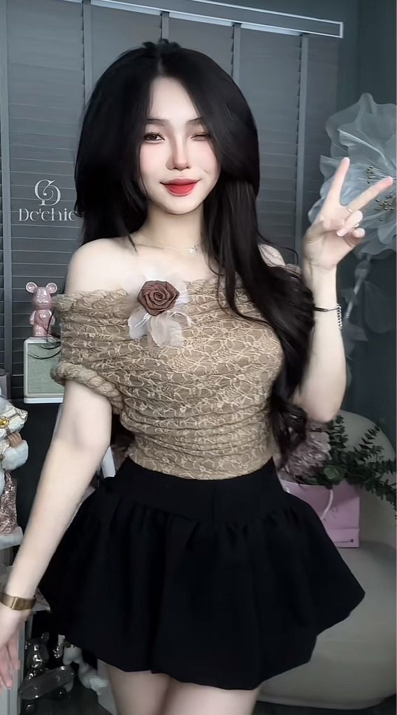 Set áo bẹt vai lưới dây thừng kèm hoa (E64)