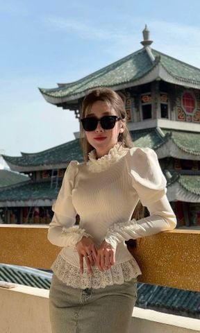 Áo bồng tay dài phối ren