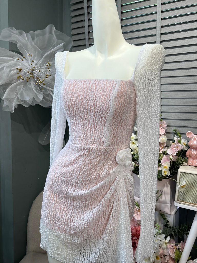 Đầm ren lưới nhún tà đính hoa