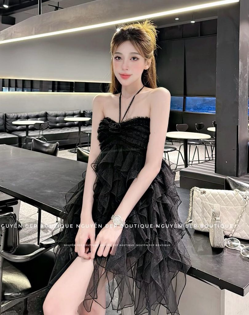 Đầm cúp tua rua ánh nhũ