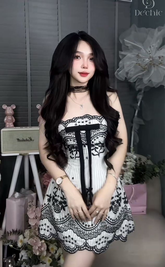 Đầm cúp xô thêu hoa choker cổ (E46)