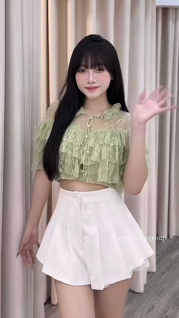 áo tầng trắng ren phối cúc ngọc (D58)