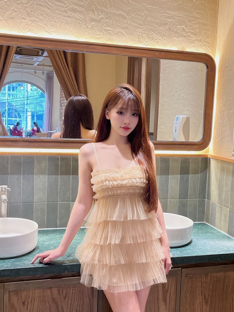 Đầm 2 dây phối ren tầng