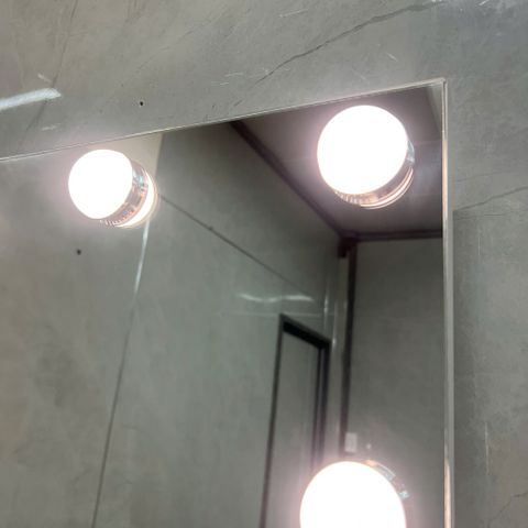 120x80cm Gương soi trang điểm đèn led AAArealhome VGKV Led cảm ứng 3 màu 12v